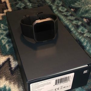 Special Fitbit versa with Fitbit pay!